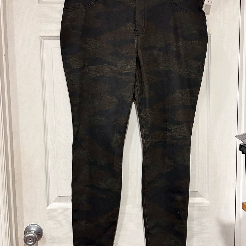 Time and Tru Camouflage Patterned Pants